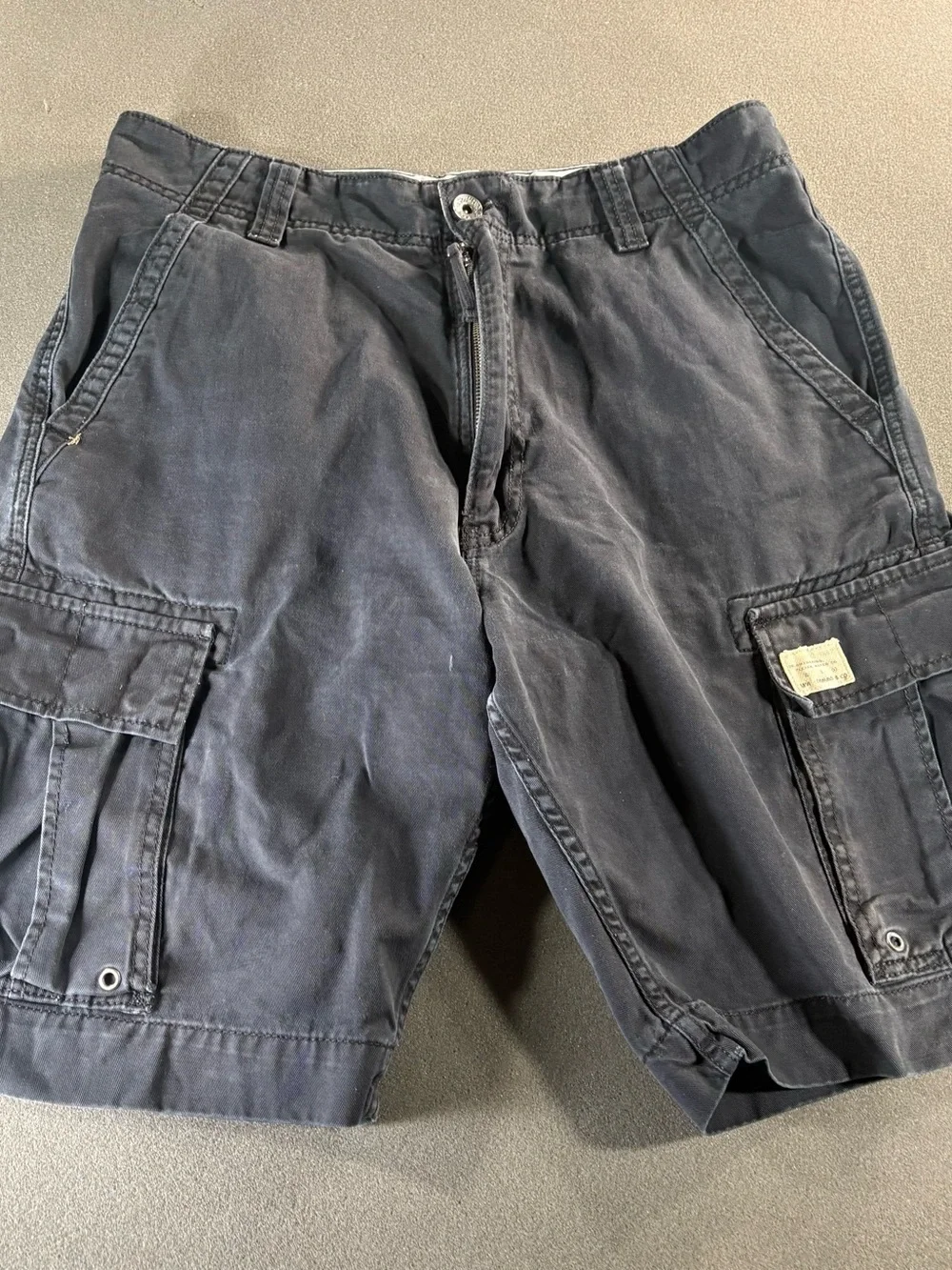 Y2k Levi's Cargo Shorts Mens 34 Black Denim Relaxed Fit 10 Inseam (READ DETAILS)